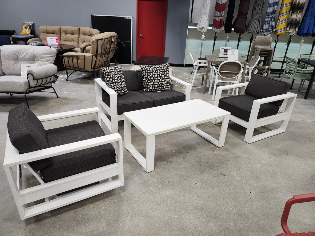Display Model - Patio Lounge Set (4pc)